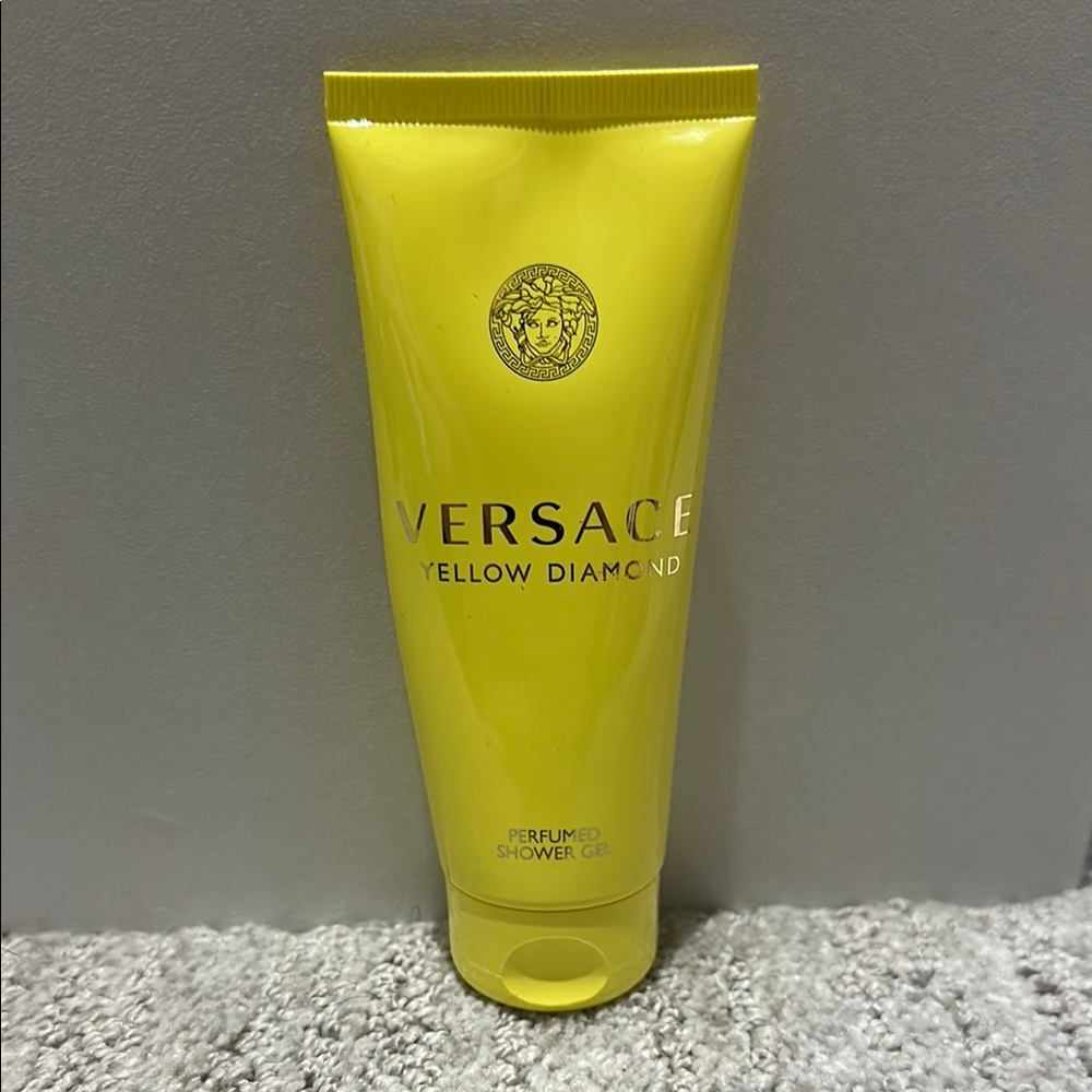 Versace Yellow Diamond Perfumed Shower Gel - Yellow